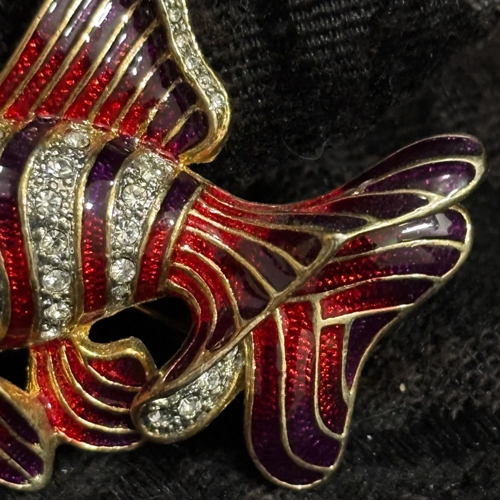 ELEGANT VINTAGE KOI BROOCH
